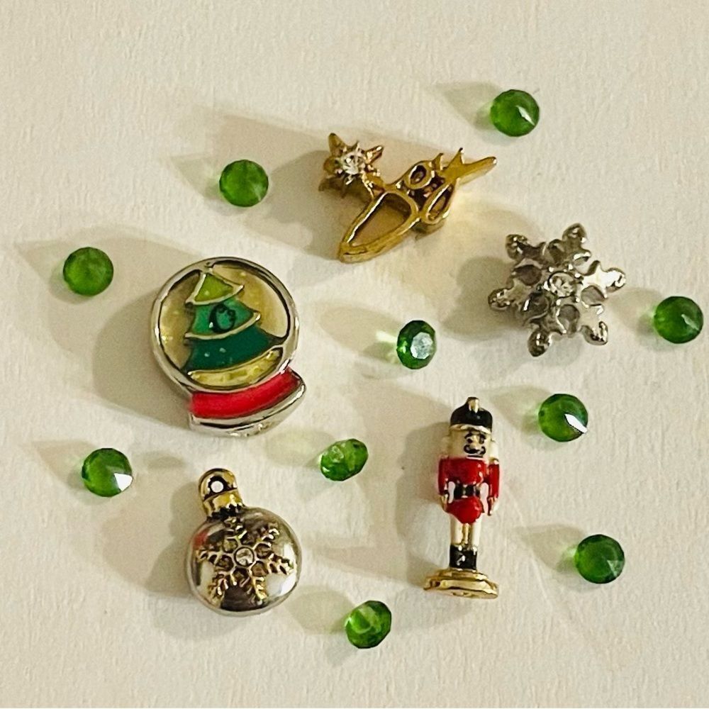 Origami Owl Lot of Christmas XMAS Charms and Swarovski Stardust Crystals